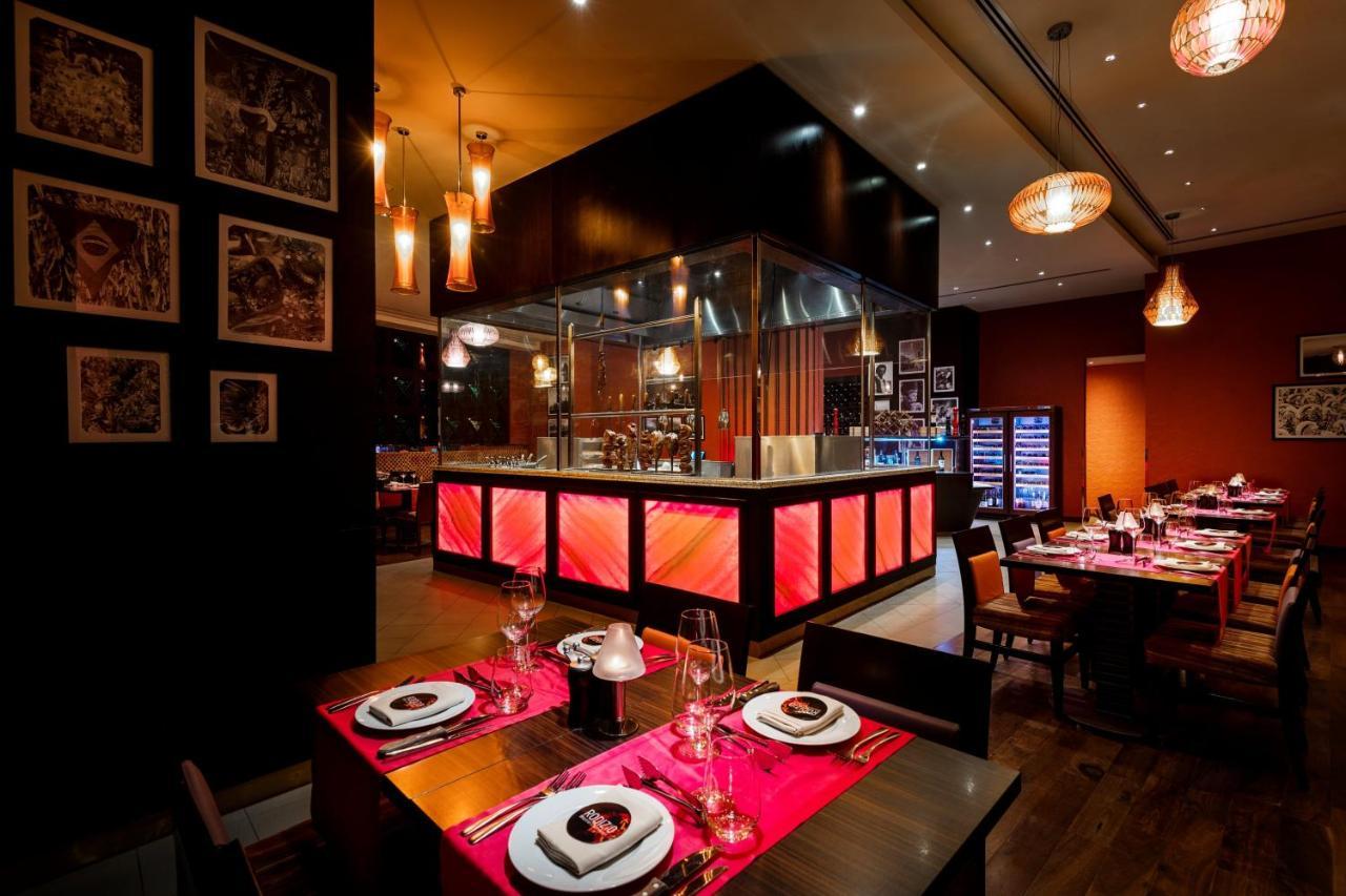 Crowne Plaza Doha - The Business Park By Ihg Hotel Luaran gambar The interior of the restaurant