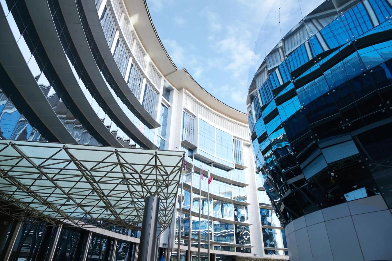 Crowne Plaza Doha - The Business Park By Ihg Hotel Luaran gambar The new building of the University of Economics and Business Vienna